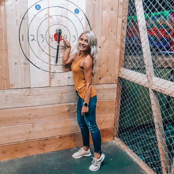 Meet Your Posher, Heidi ❤️ - Picture 1 of 1